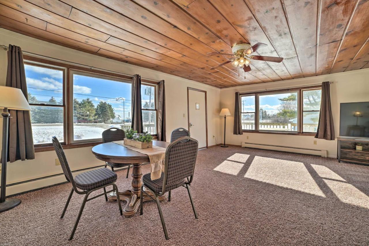 Cozy Tawas City Home With Views Of Lake Huron! Exterior photo