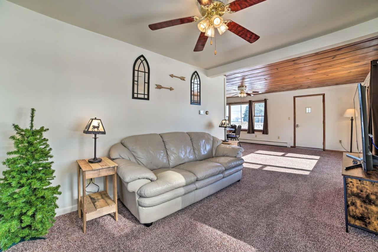 Cozy Tawas City Home With Views Of Lake Huron! Exterior photo