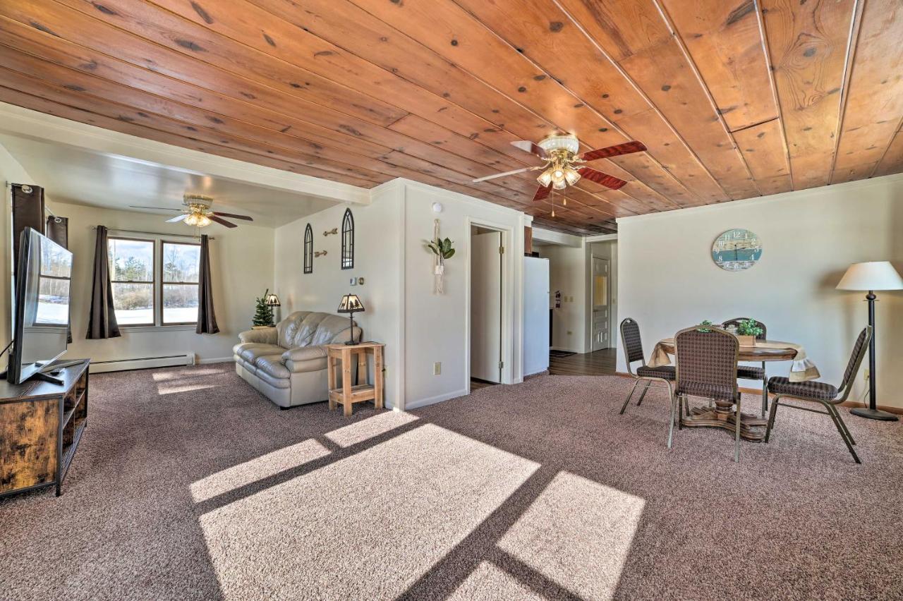 Cozy Tawas City Home With Views Of Lake Huron! Exterior photo