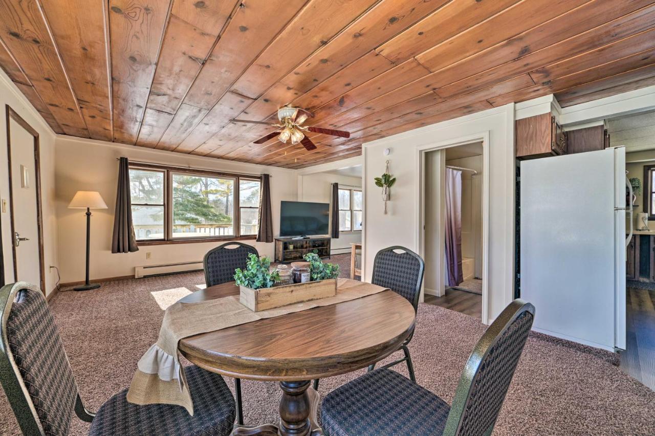 Cozy Tawas City Home With Views Of Lake Huron! Exterior photo