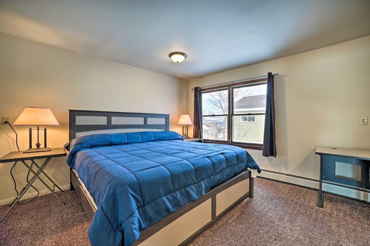 Cozy Tawas City Home With Views Of Lake Huron! Exterior photo