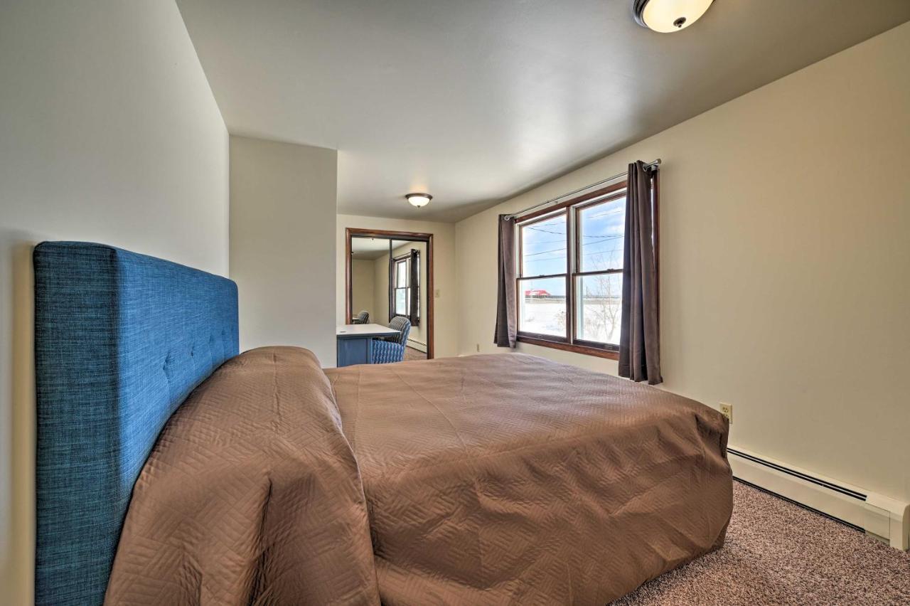 Cozy Tawas City Home With Views Of Lake Huron! Exterior photo